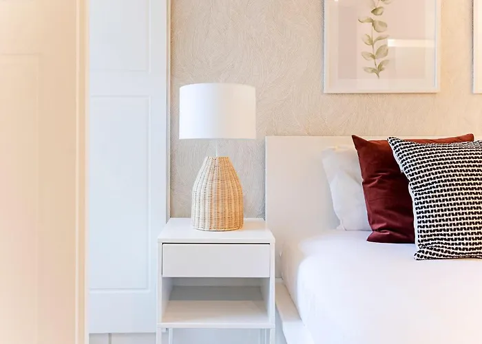 Wonderful Duplex W Private Patio & Ac By Lovelystay Oporto