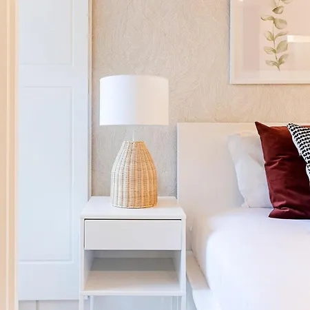Wonderful Duplex W Patio & Ac By Lovelystay Porto