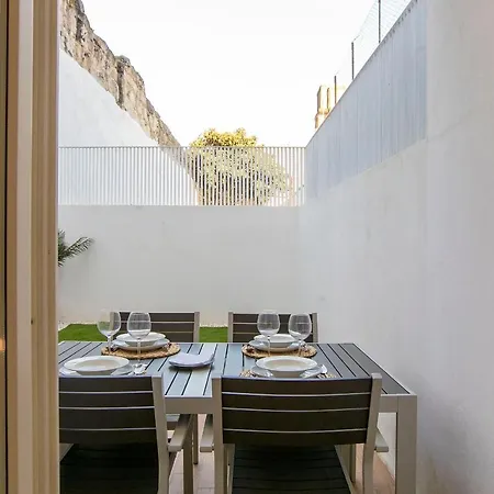 Apartment Wonderful Duplex W Private Patio & Ac By Lovelystay Porto