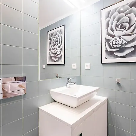 Wonderful Duplex W Private Patio & Ac By Lovelystay *