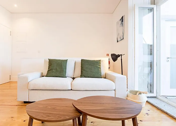 아파트 Wonderful Duplex W Private Patio & Ac By Lovelystay 포르투
