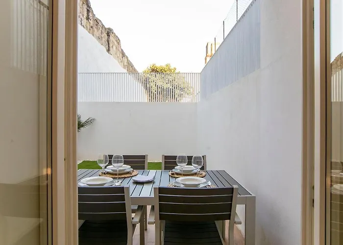 Διαμέρισμα Wonderful Duplex W Private Patio & Ac By Lovelystay Πόρτο